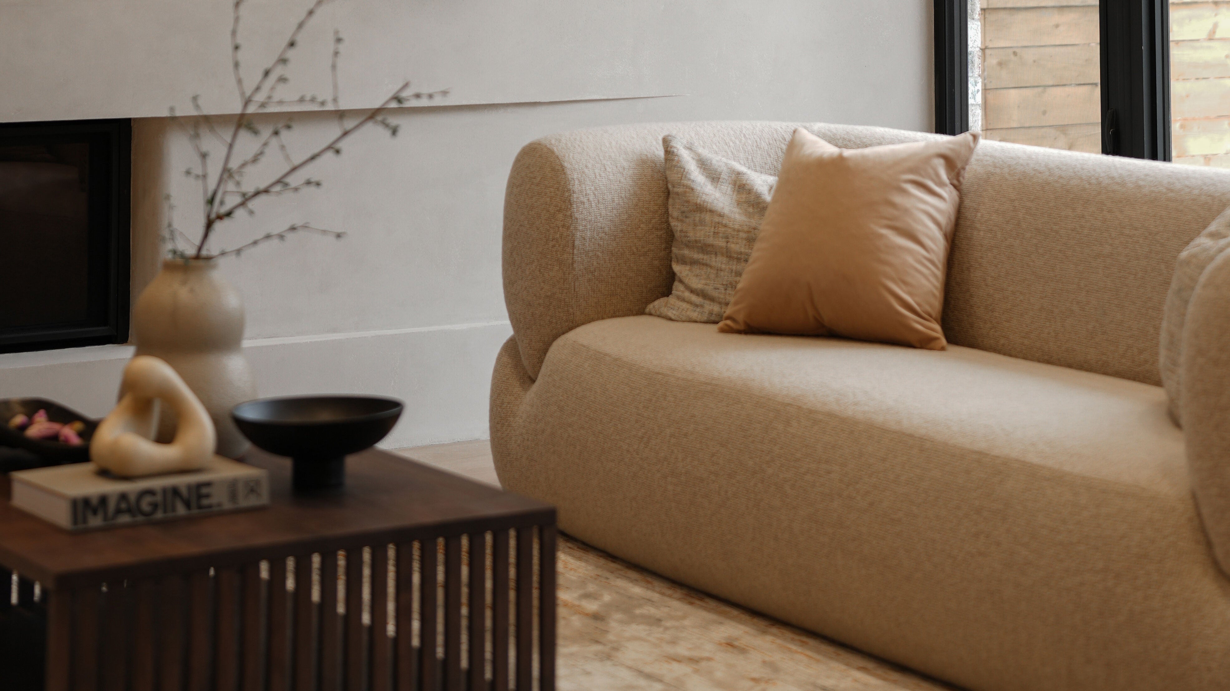 THE PERFECT BOUCLÈ SOFA TO WELCOME IN THE WINTER SEASON