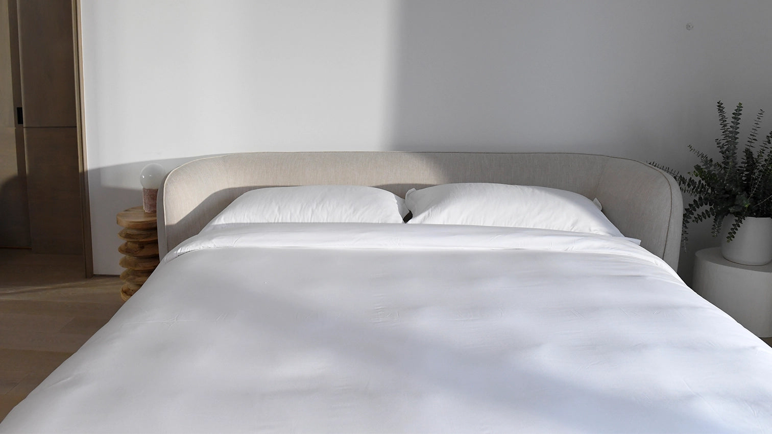 HOW TO STYLE YOUR ROOMS WITH NEW KING SIZE BEDS?